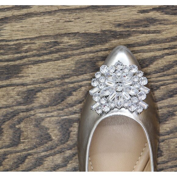 NWT Journee Collection Slip On Pointed Toe Ballet Dress Flats Silver Gray 5.5W - Picture 8 of 10